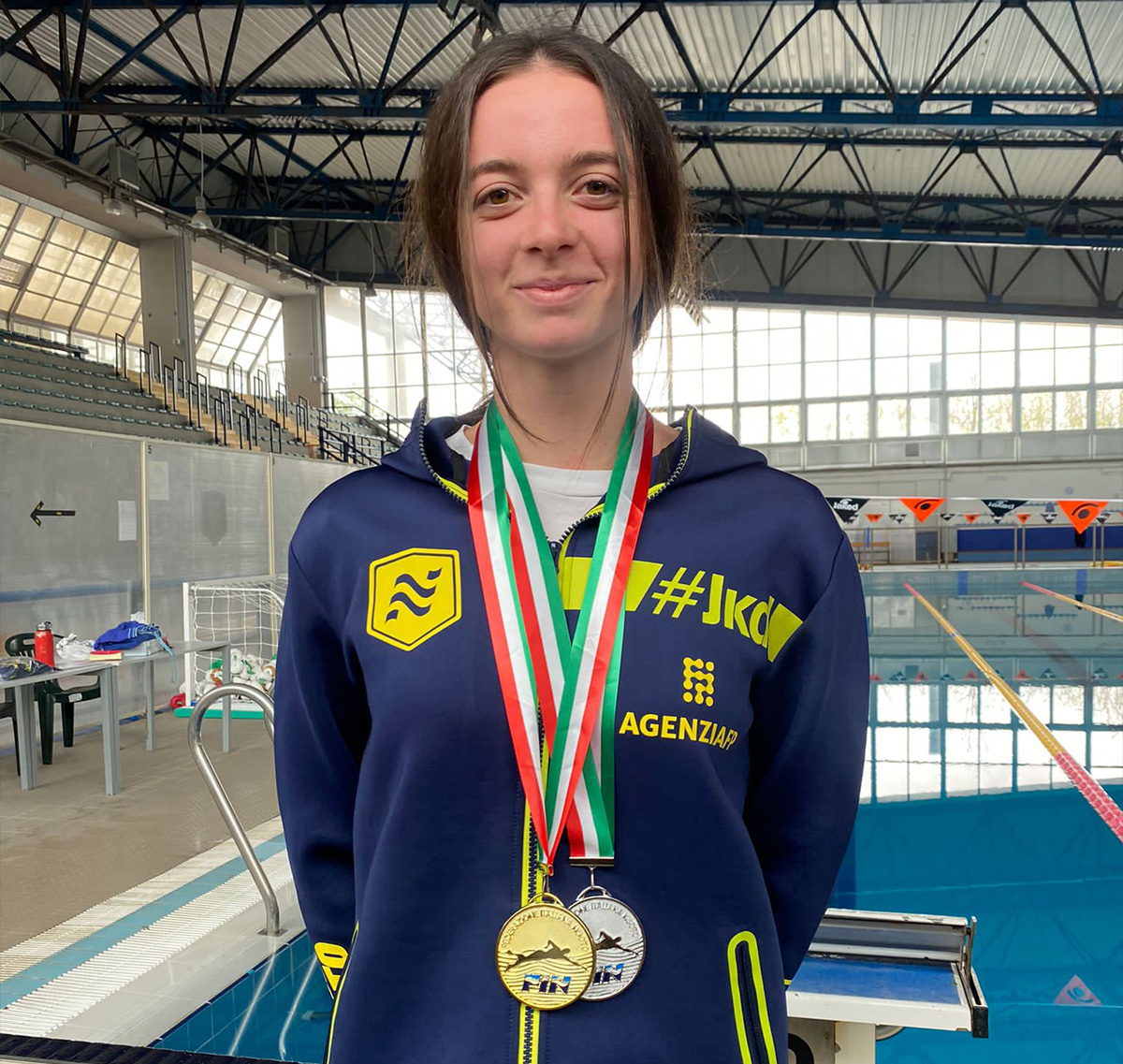 Sul podio con Viola Scotto Di Carlo, oro ai Campionati Italiani Assoluti di Nuoto